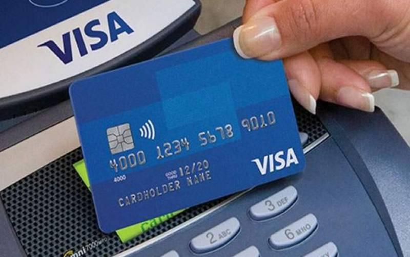 Đến ngân hàng hoặc đăng ký làm thẻ online